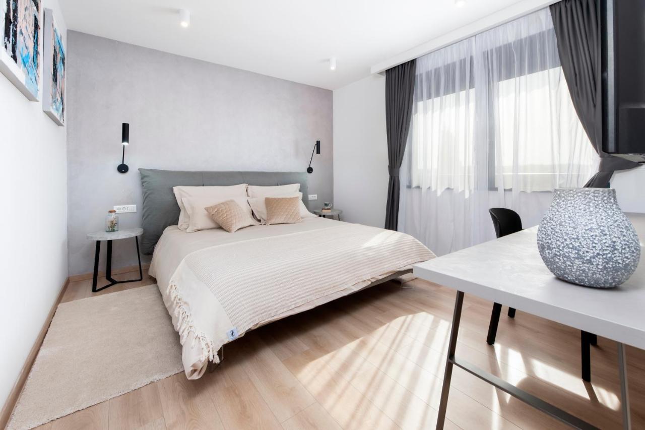 Luxury Levante 2 Apartment *