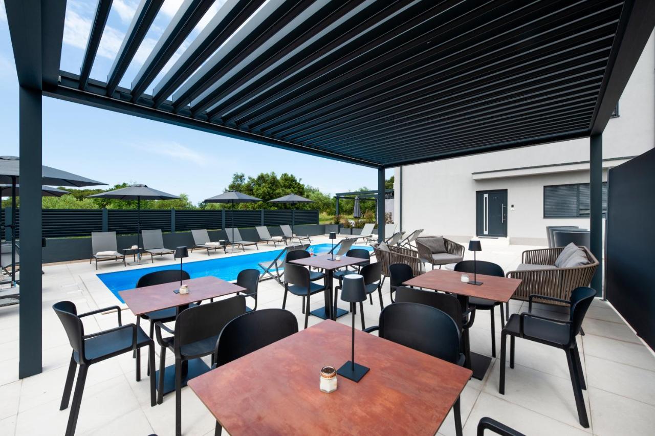 Luxury Levante 2 *