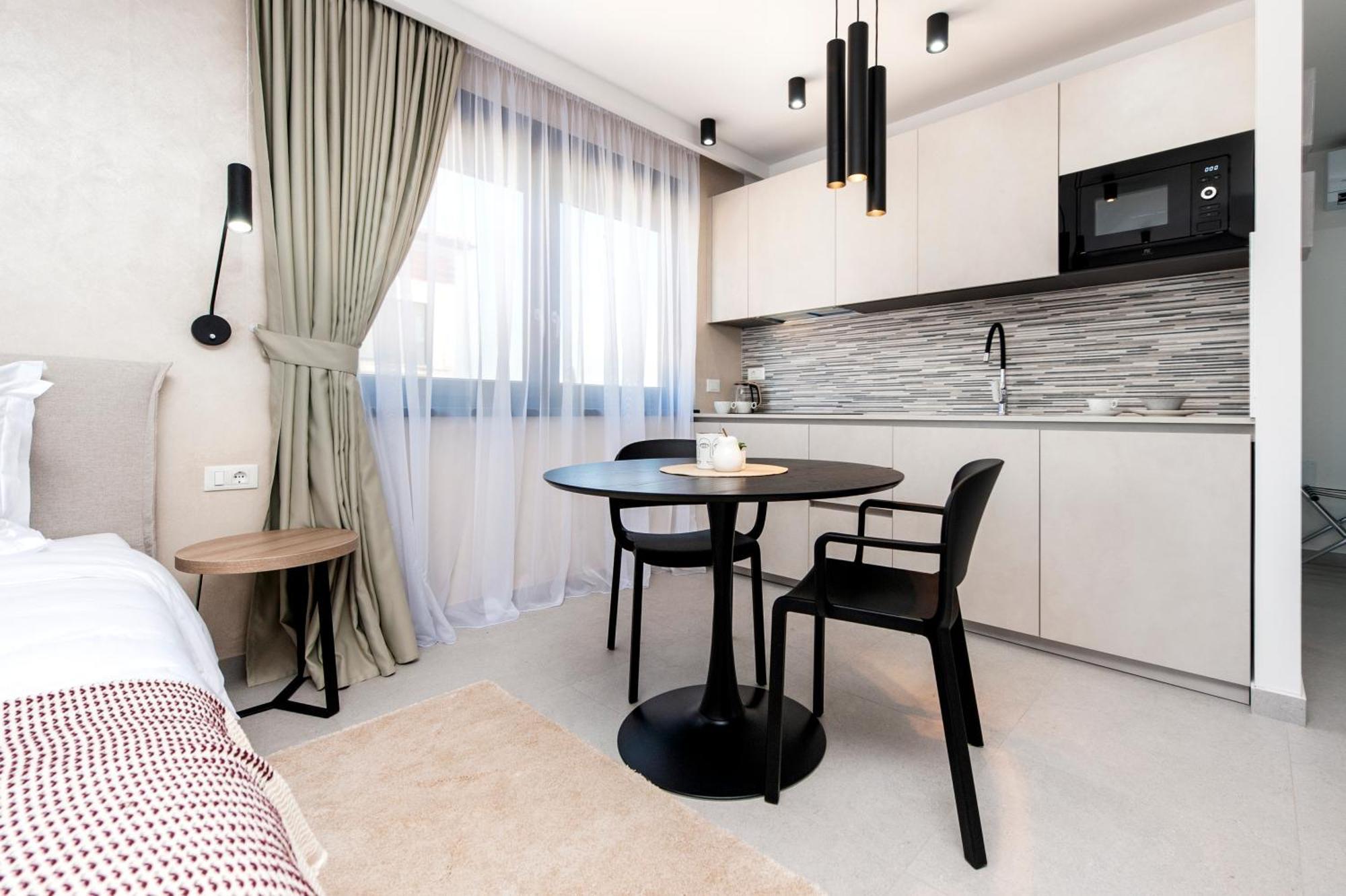 Apartment Luxury Levante 2 *